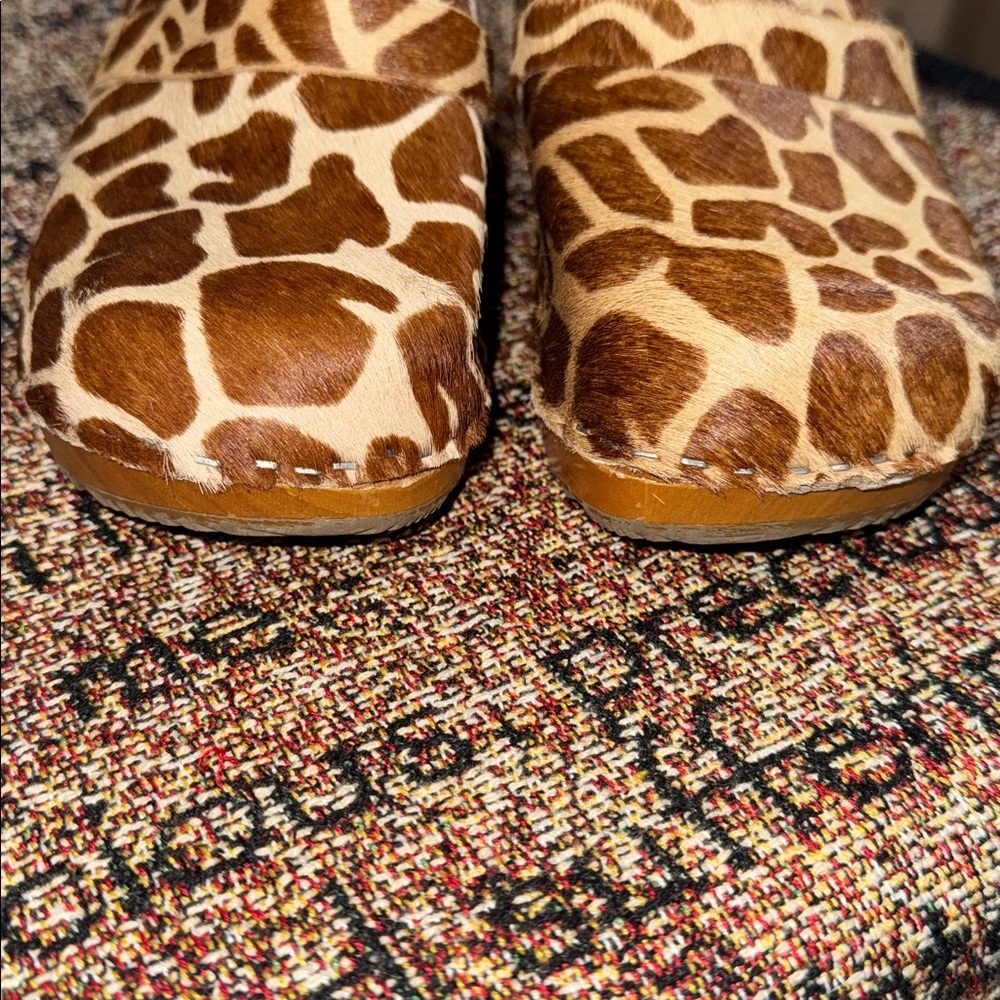 BJORK SWEDISH COMFORT Safari Wood Open Back Giraffe Clogs Shoes Size EU 37 - Picture 4 of 17